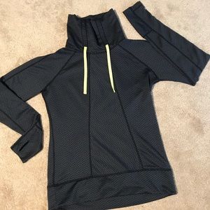 Avalanche Pull Over Black Medium